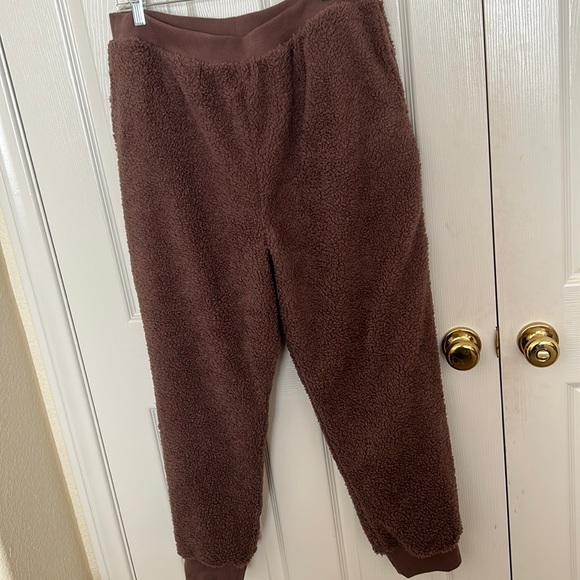 Pink Victoria’s Secret Everyday Lounge Reversible Sherpa Joggers brown - Picture 9 of 12